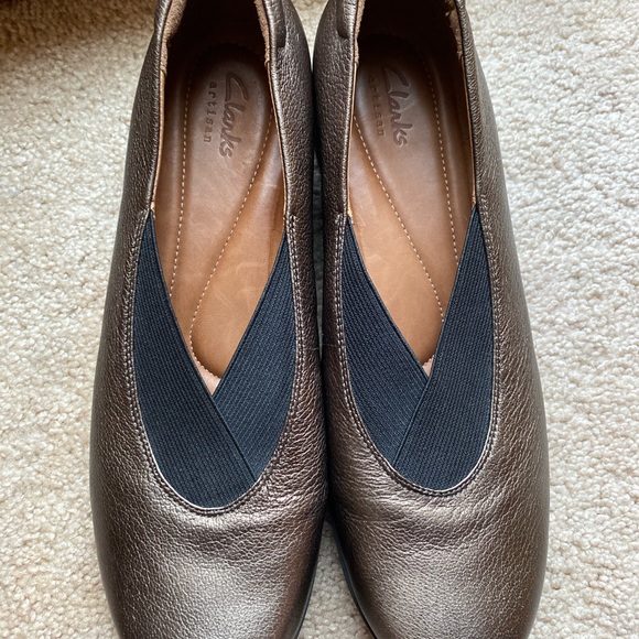 Beautiful Clark’s Artisan Aubria Fay slip flats - Picture 2 of 5